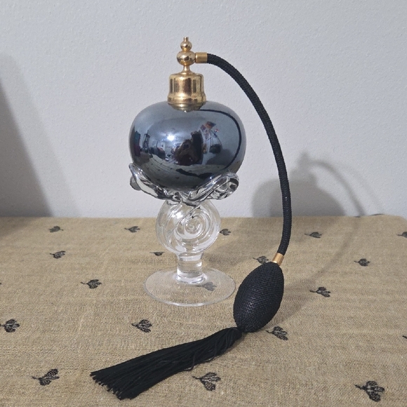 Elegant BLUE IRIDECENT VINTAGE PERFUME ATOMIZER - Picture 3 of 9